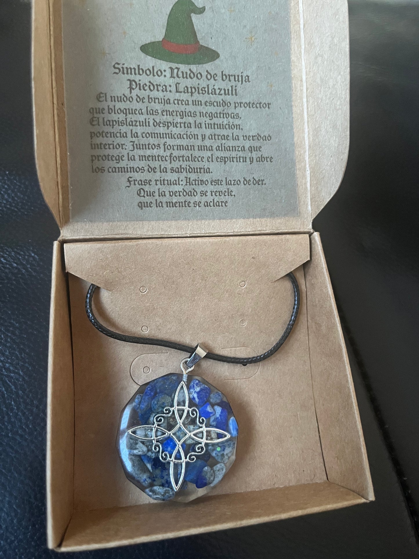 Collar Nudo de Bruja -Lapislázuli
