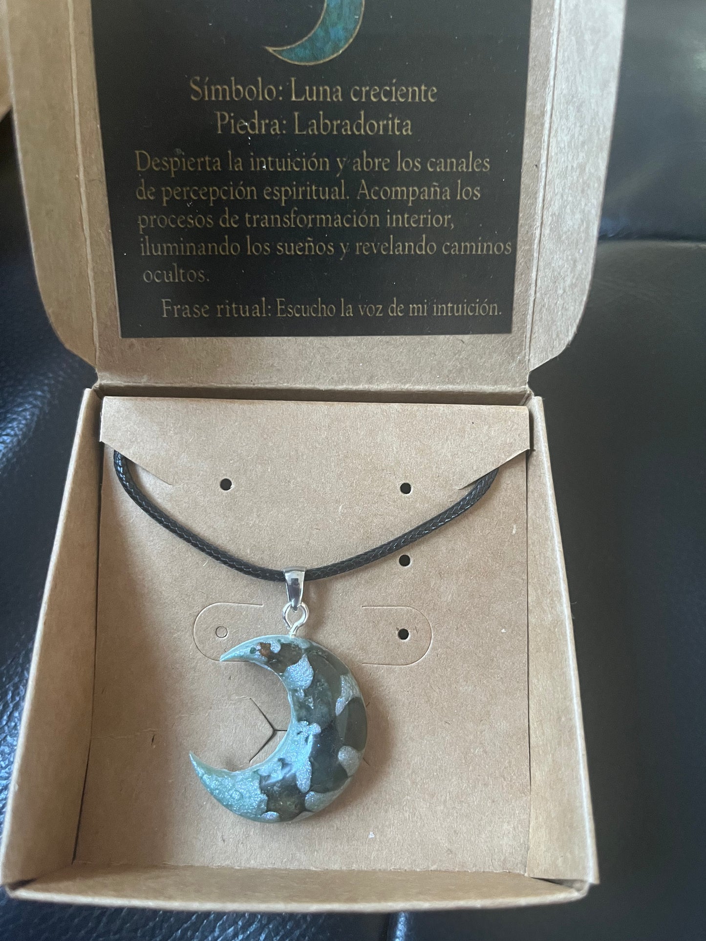 Collar Luna creciente-Labradorita