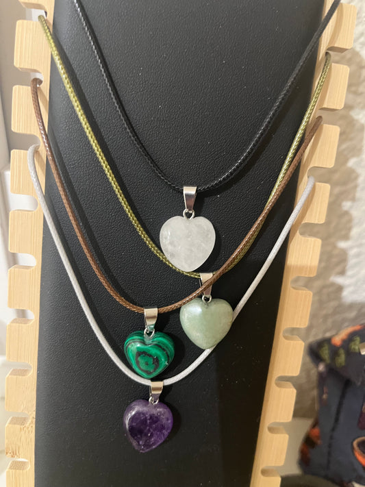 Collares corazón minerales