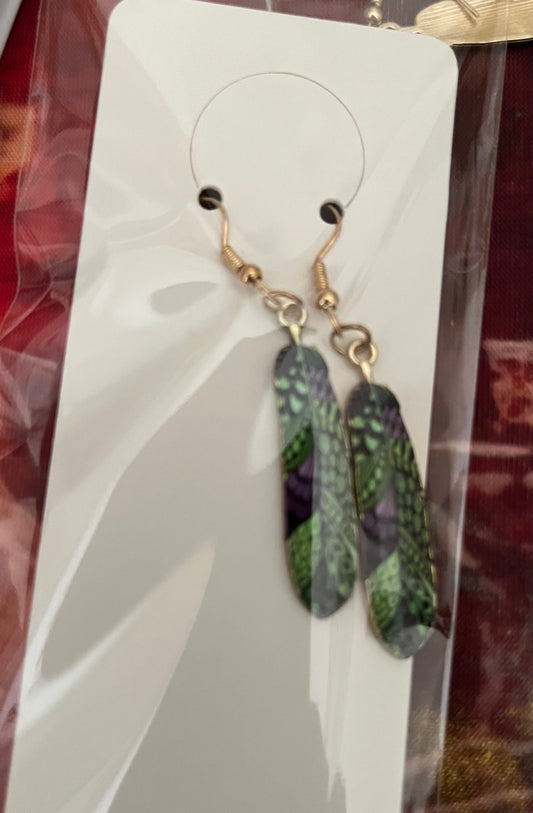 Pendientes plumas